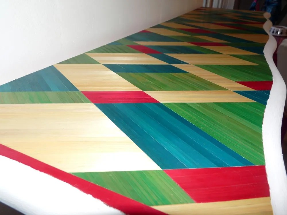 Bibliothèque-basse-art-déco-losanges-moderne-et-tendance