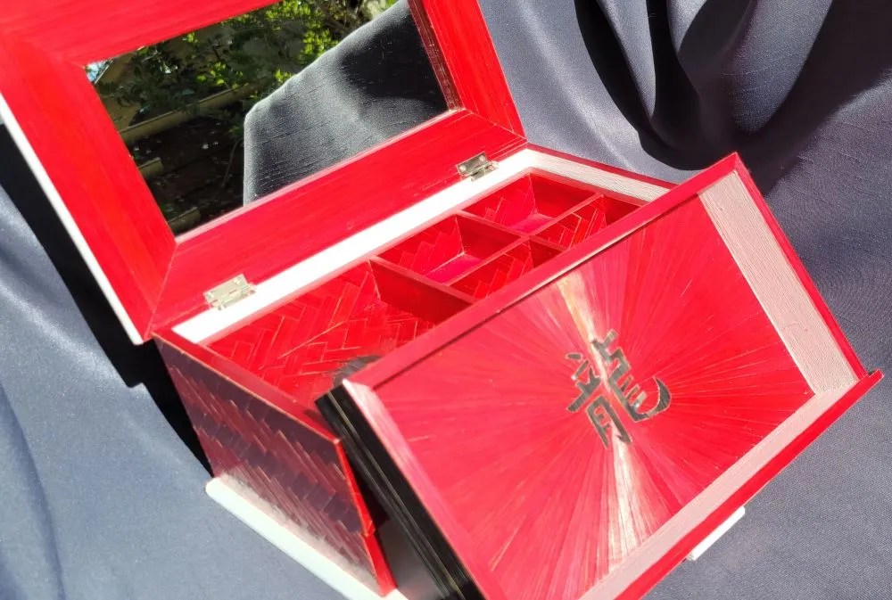 Signe astrologique chinois 龙 en boite à bijoux