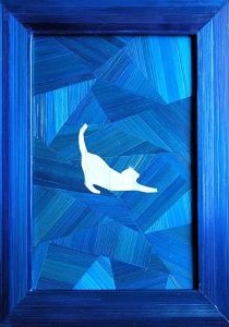 chat bleu qui s'etire