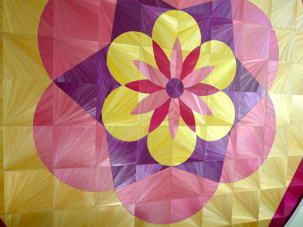 mandala - fleur de diamant - marqueterie de paille