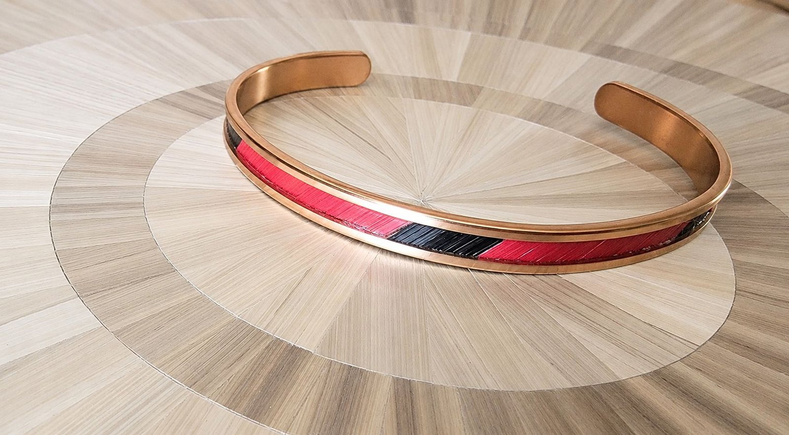 Bracelet rouge et noir