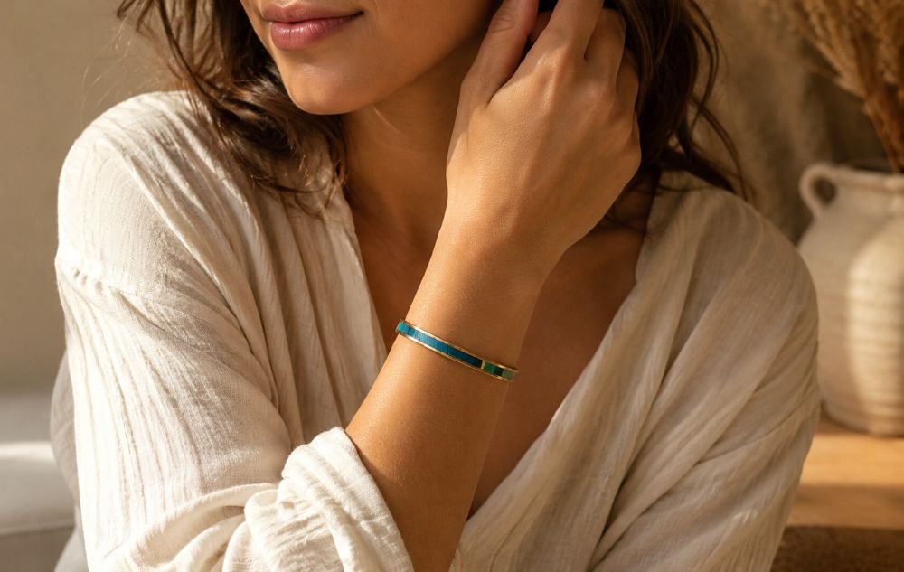 bracelet porté par une femme